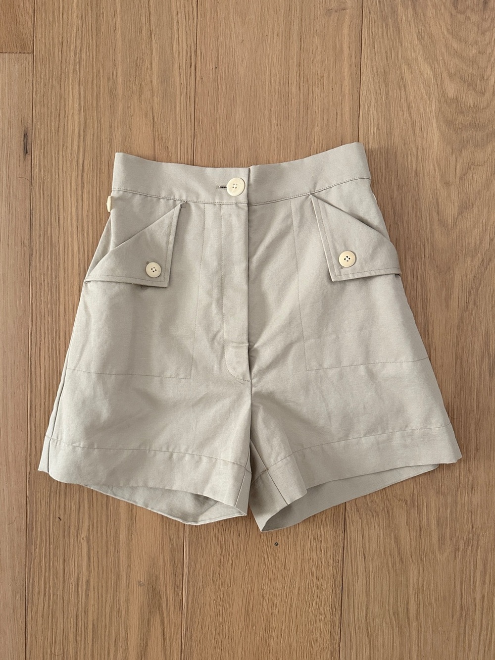 NWOT Ilana Kohn High-Waist Shorts in Oat/Khaki, size 00